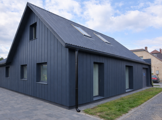 james_hardie_anthracite_grey_ventilejamas_fasades_plank_1
